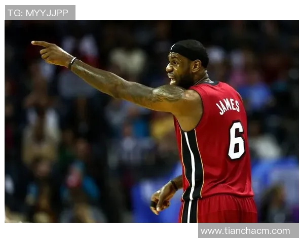 热火与山猫激战正酣球员们展现出色技艺与团队合作精神