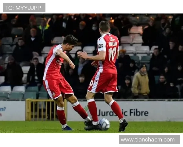 费城联合与明尼苏达的激烈对决揭示足球战术与团队合作的完美结合 费城联合与明尼苏达的激烈对决揭示足球战术与团队合作的完美结合