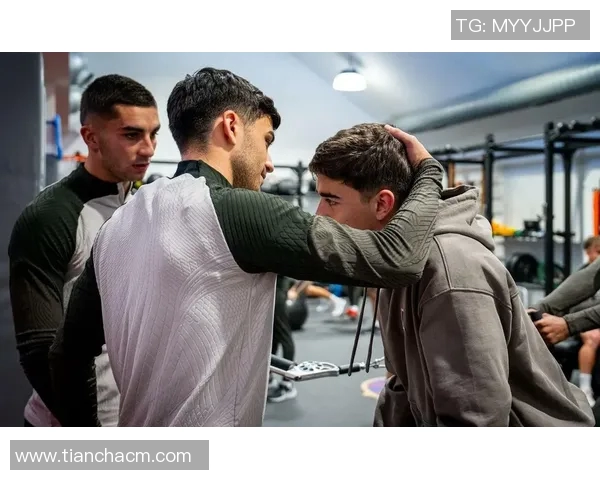 加维带领球队再创辉煌展现出色领导力与技术实力的完美结合